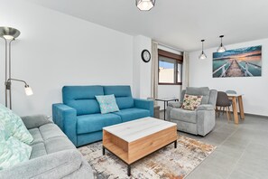 TV - 'El Ático Del Oasis' Apartment with Sea Views, Wi-Fi, and Air Conditioning (Salobreña)