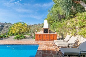 Pool - Villa 'Cortijo De La Abuela' with Mountain View, Wi-Fi and Air Conditioning (Málaga)