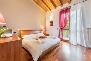 2 quartos, ferros/tábuas de passar roupa, Wi-Fi de cortesia