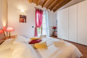 2 habitaciones, tabla de planchar con plancha y wifi gratis 