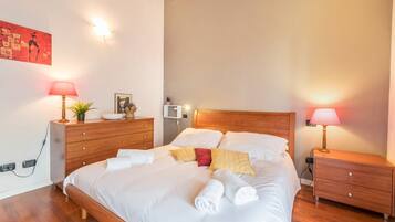 2 chambres, fer et planche à repasser, Wi-Fi gratuit, draps fournis