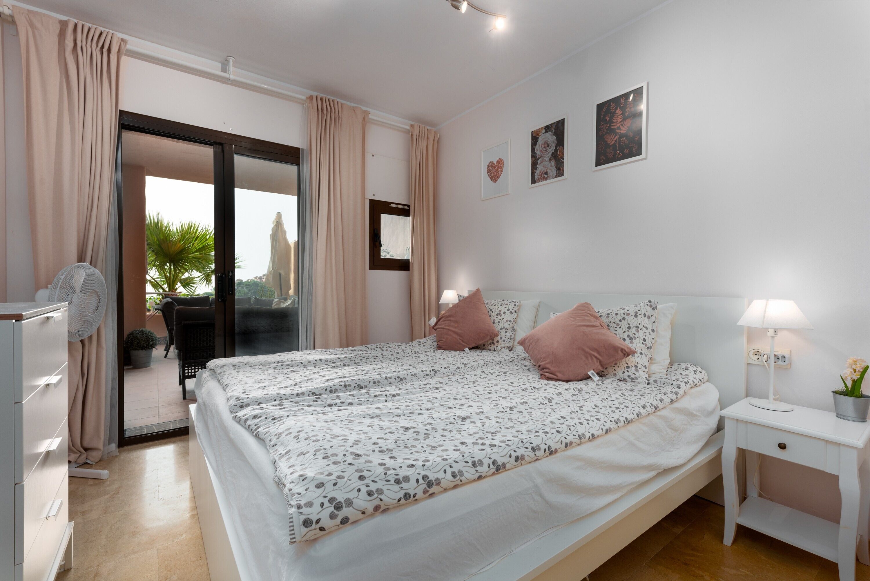 2 makuuhuonetta, ilmainen Wi-Fi, vuodevaatteet