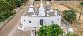 Villa 'Trulli Da Anna' with Private Garden and Wi-Fi