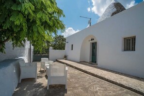 Terrace/patio - Villa 'Trulli Da Anna' with Private Garden and Wi-Fi (Martina Franca)
