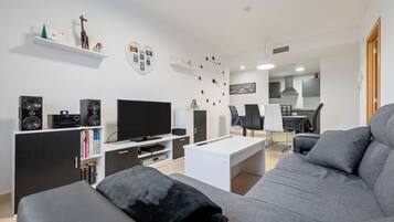 Télévision, jeux vidéo, lecteur de DVD, chaßne hi-fi