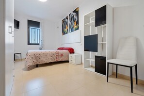 2 bedrooms, free WiFi, bed sheets, wheelchair access