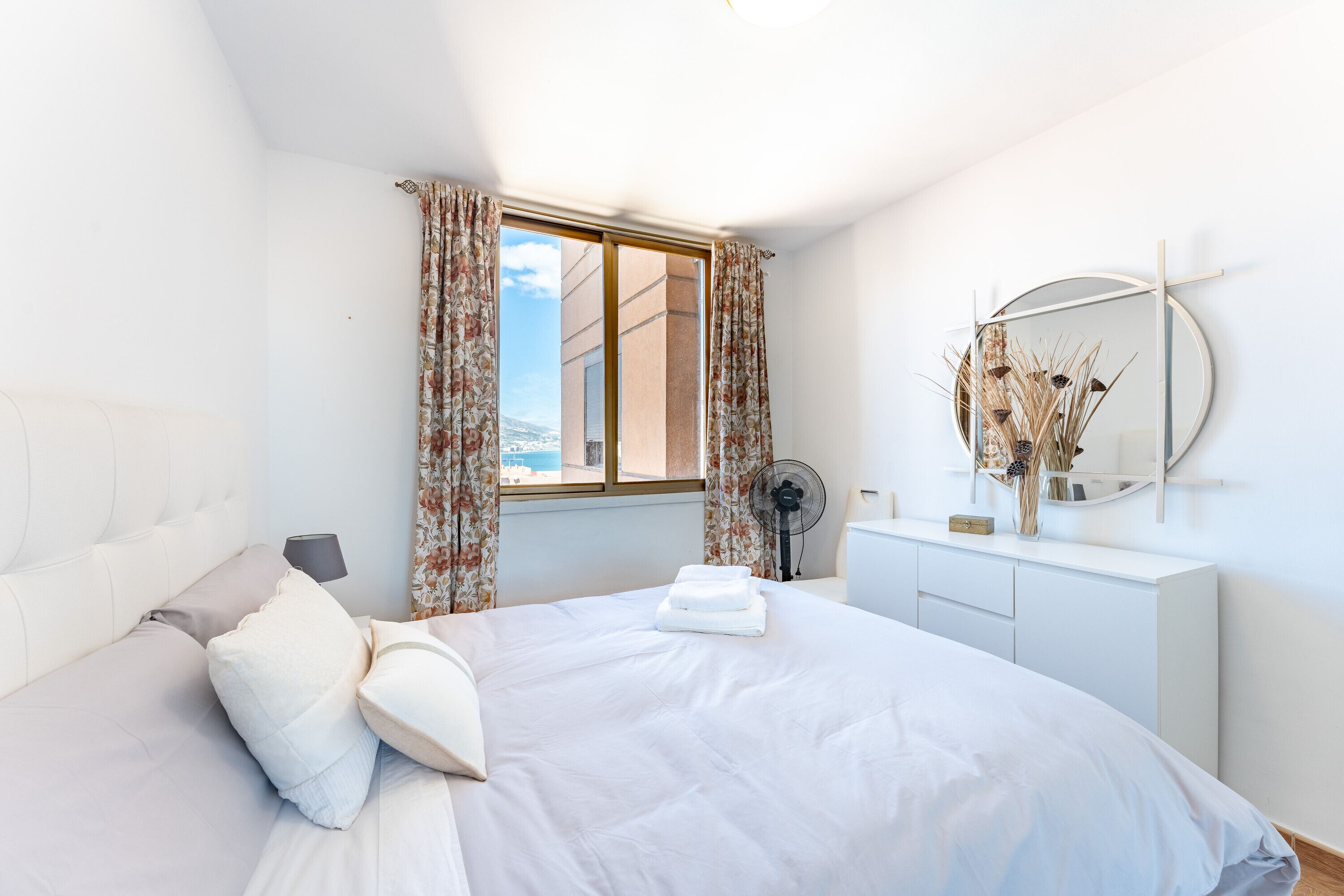 1 slaapkamer, een strijkplank/strijkijzer, gratis wifi, beddengoed