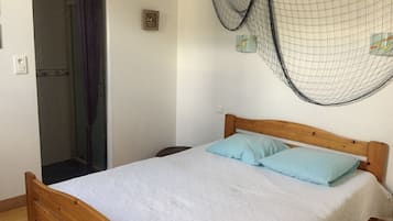 3 Schlafzimmer, Bügeleisen/Bügelbrett
