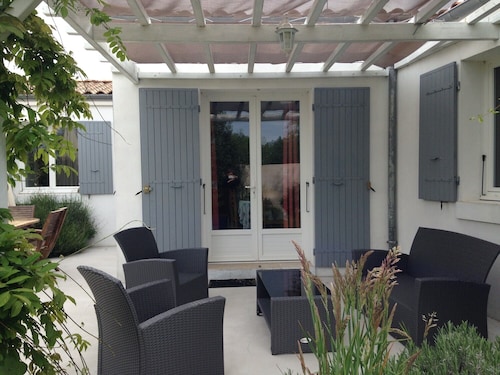 Maison de vacances 'Entre Vignes Et Plage' avec terrasse privée et jardin privé