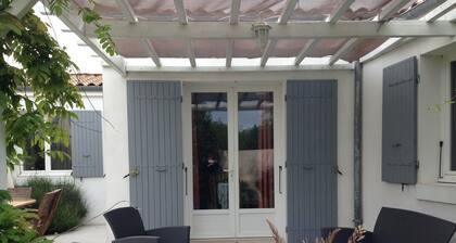 Maison de vacances 'Entre Vignes Et Plage' avec terrasse privée et jardin privé