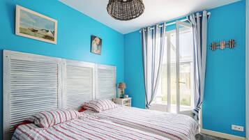 2 bedrooms, WiFi, bed sheets