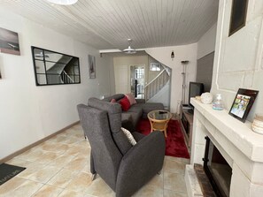 Televisio, DVD-soitin, stereot