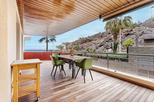 Vacation Apartment 'Balcón De Los Gigantes' with Sea View, Wi-Fi and Air Conditioning