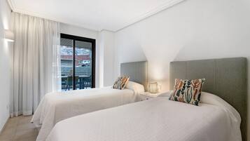 2 dormitoris, planxa i posts de planxar, wifi gratuïta i roba de llit