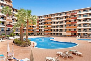 A heated pool - Vacation Apartment 'Balcón De Los Gigantes' with Sea View, Wi-Fi and Air Conditioning (Santiago del Teide)