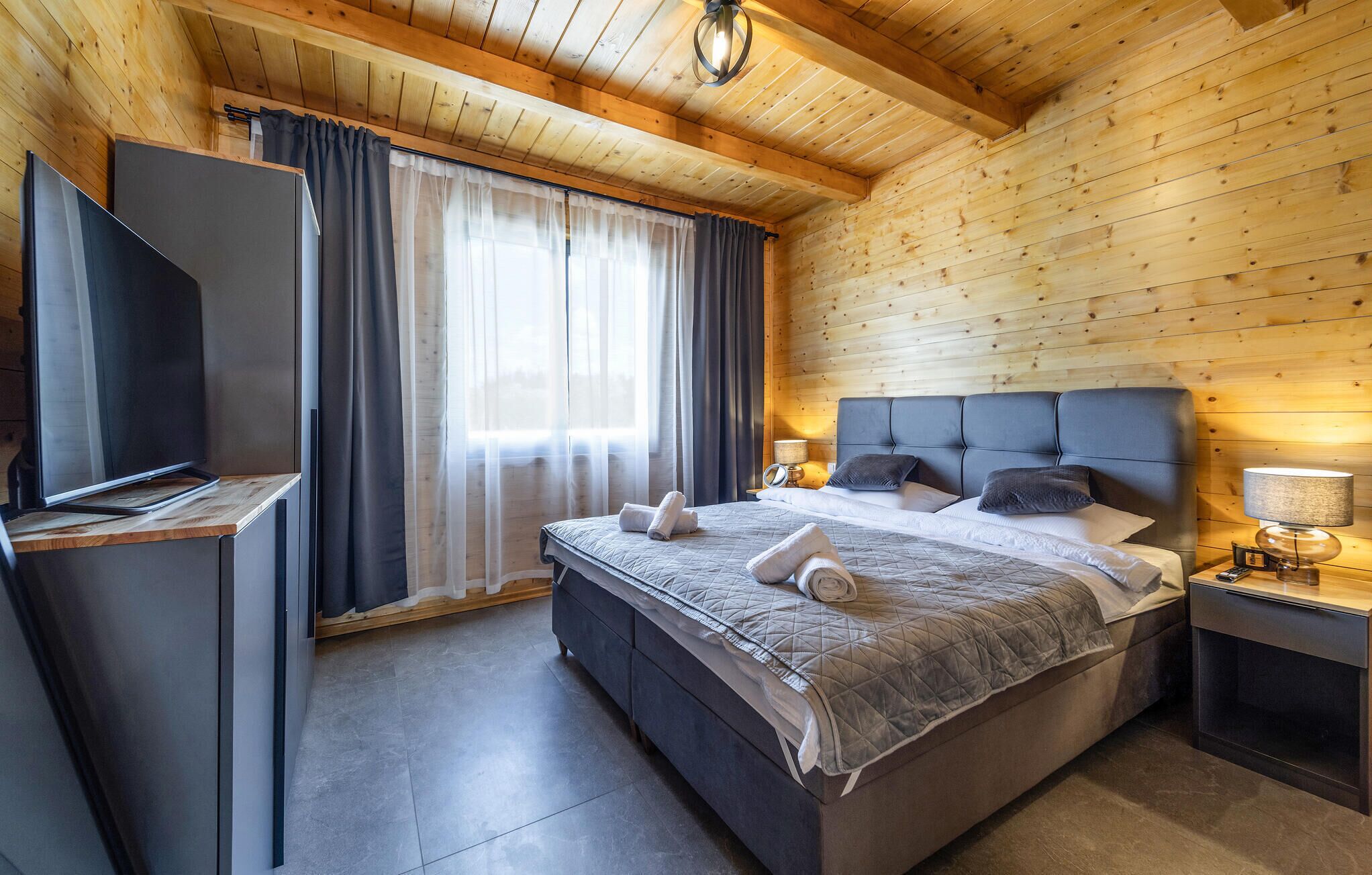 3 bedrooms, in-room safe, travel crib, free WiFi