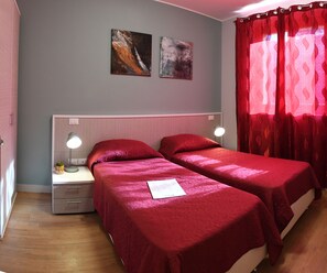 3 bedrooms, desk, iron/ironing board, travel cot