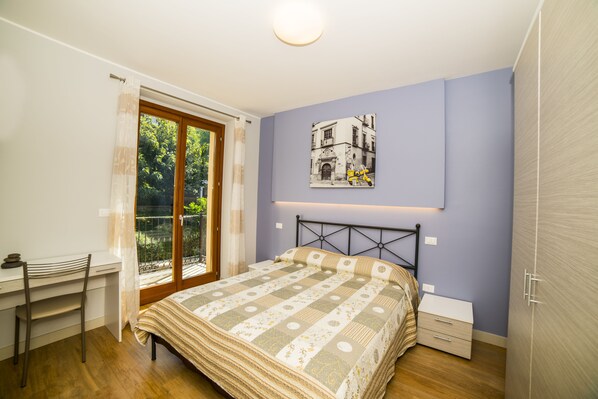 3 bedrooms, desk, iron/ironing board, travel cot