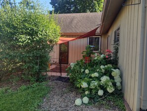 Exterior detail - TRAVELERS! In the heart of Baraboo, close to SSM Hospital! (Baraboo)