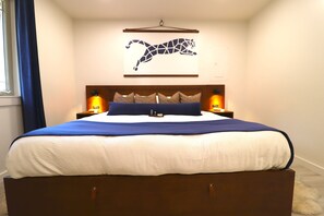 2 bedrooms, travel crib, WiFi (free), bed sheets - Remodeld Cabin in the Woods, King Bed, (Angel Fire)