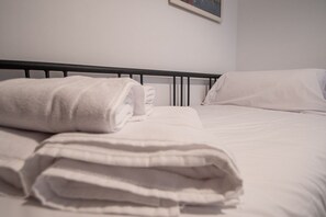 3 bedrooms, WiFi, bed sheets, wheelchair access