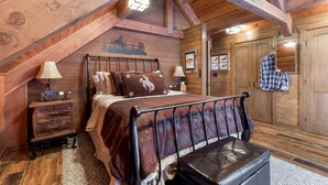 3 Schlafzimmer, Schreibtisch, Bügeleisen/Bügelbrett, Reisekinderbett