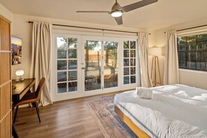 3 Schlafzimmer, Schreibtisch, Bügeleisen/Bügelbrett, Reisekinderbett