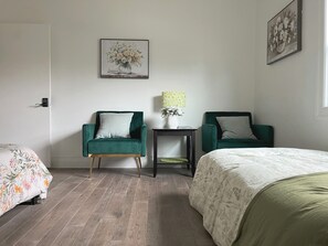 4 Schlafzimmer, Schreibtisch, Bügeleisen/Bügelbrett, kostenloses WLAN