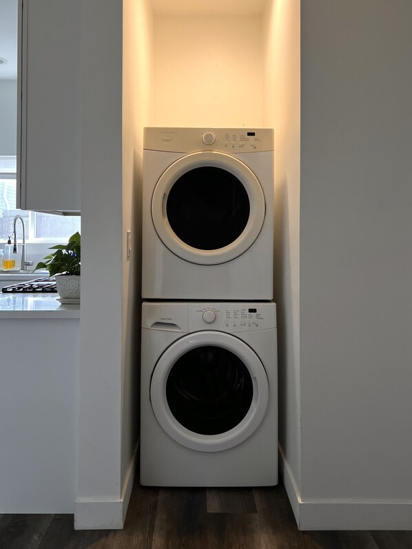 Interior - DTLA Retreat near USC (Los Angeles)