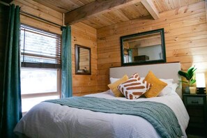 3 bedrooms, desk, travel crib, free WiFi