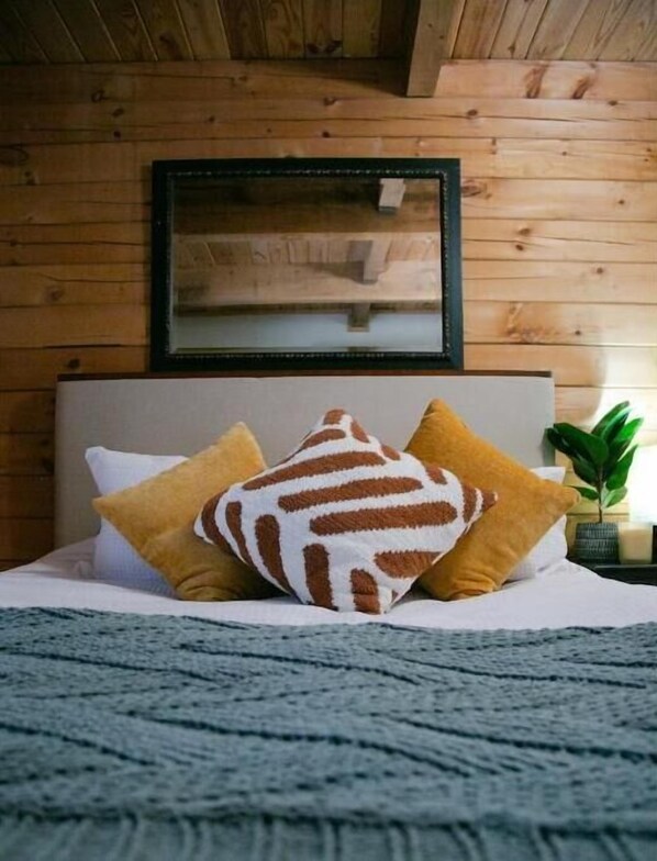 3 bedrooms, desk, travel crib, free WiFi