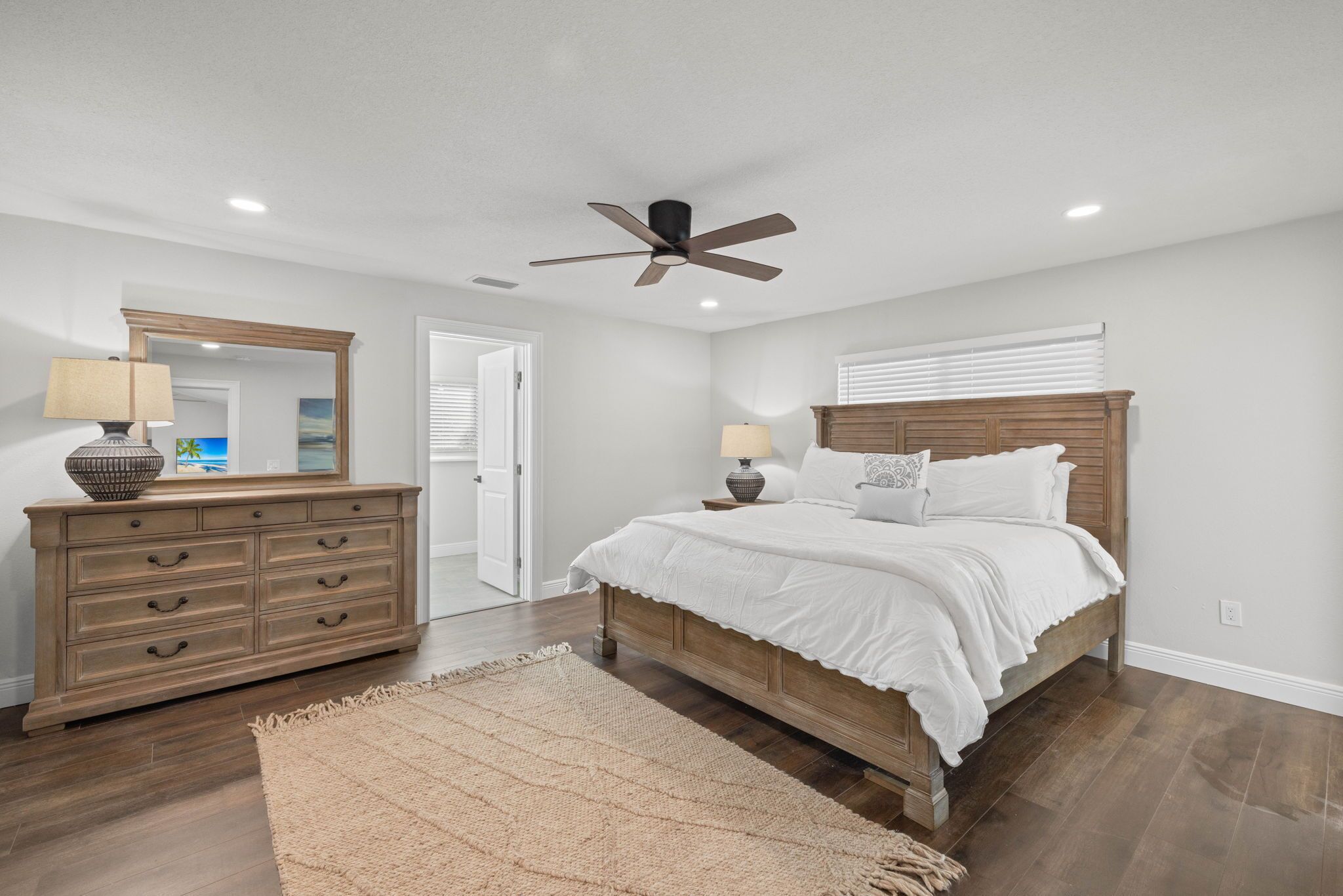Newly remodeled stunning 4 bedroom home close to beach!
