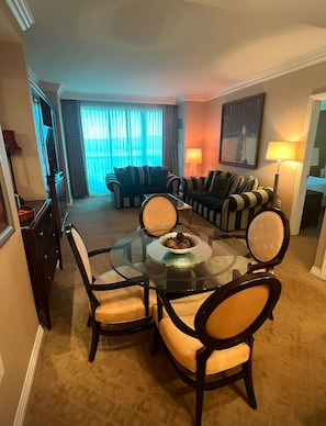 Interior - MGM Signature Suite with Balcony (Las Vegas)