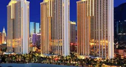 MGM Signature Suite with Balcony