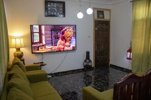 Smart TV - John's Cottage (Adenta Municipality)