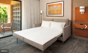 Interior - Coachella 2nd weekend for 4 in beautiful resort.  Shuttle to show. (Rancho Mirage)