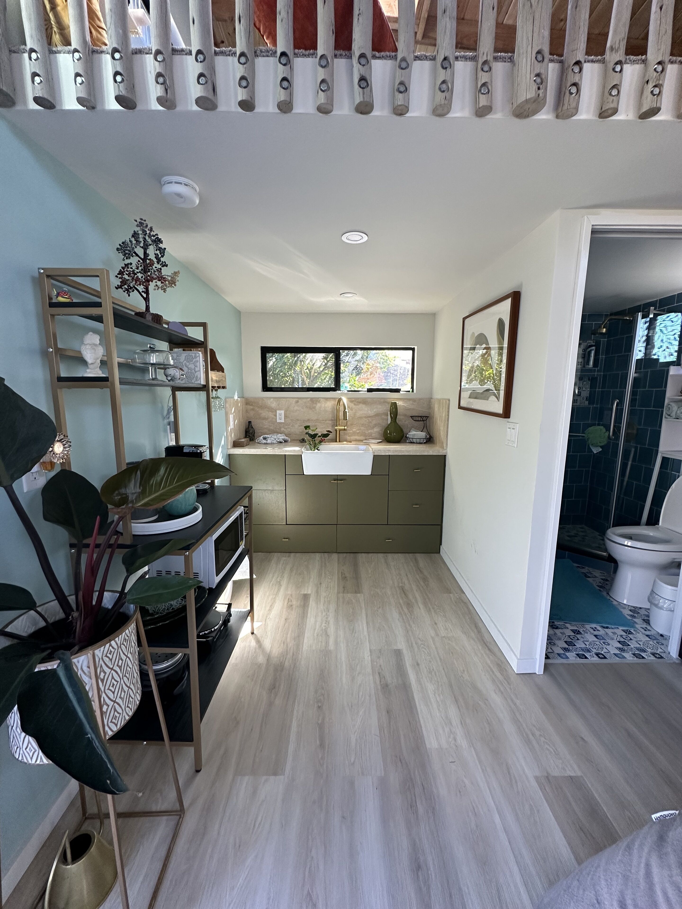 Doccia, asciugacapelli, asciugamani, sapone