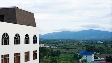 Pemandangan kota dari properti
