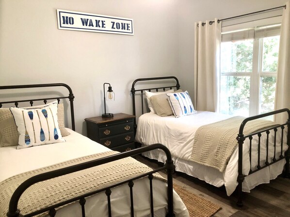 2 bedrooms, iron/ironing board, travel crib, free WiFi