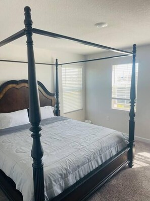 5 عدّة غرف نوم وواي فاي مجانًا وملاءات أسرّة