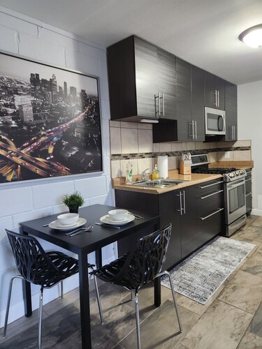 Just listed 1 Bedroom 1 Bath apartment just 15 Min to Ann Arbor