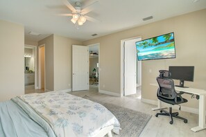 4 soveværelser, skrivebord, strygejern/strygebræt, weekendseng