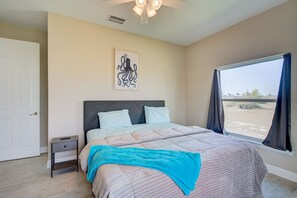 4 camere, una scrivania, ferro/asse da stiro, culla da viaggio