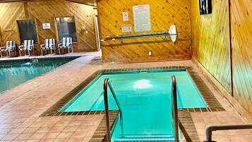 Innenpool, beheizter Pool