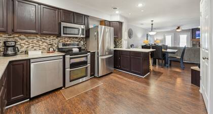 Dells Lake Villa - Lake Front Luxury