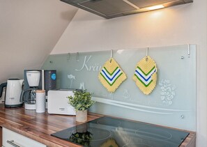 KylskÄp, mikrovÄgsugn, ugn och spishÀll
