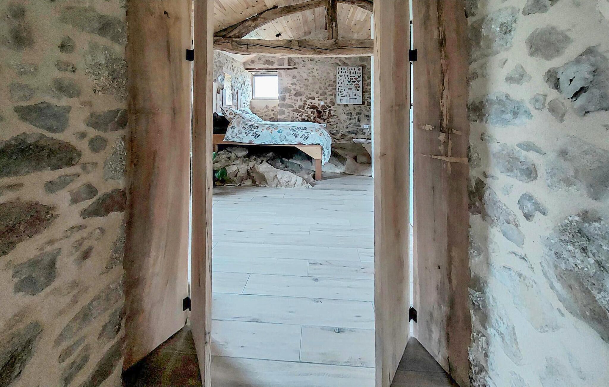 1 chambre, lit parapluie, Wi-Fi gratuit, draps fournis