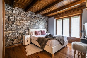 3 Schlafzimmer, Reisekinderbett, kostenloses WLAN, Bettwäsche