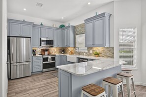 Kitchen: Newly remodeled custom kitchen with stainless steel appliances  - Private Heated Pool - Hot Tub - Golf Cart - Block to Beach - Fully Remodeled! (Destin)