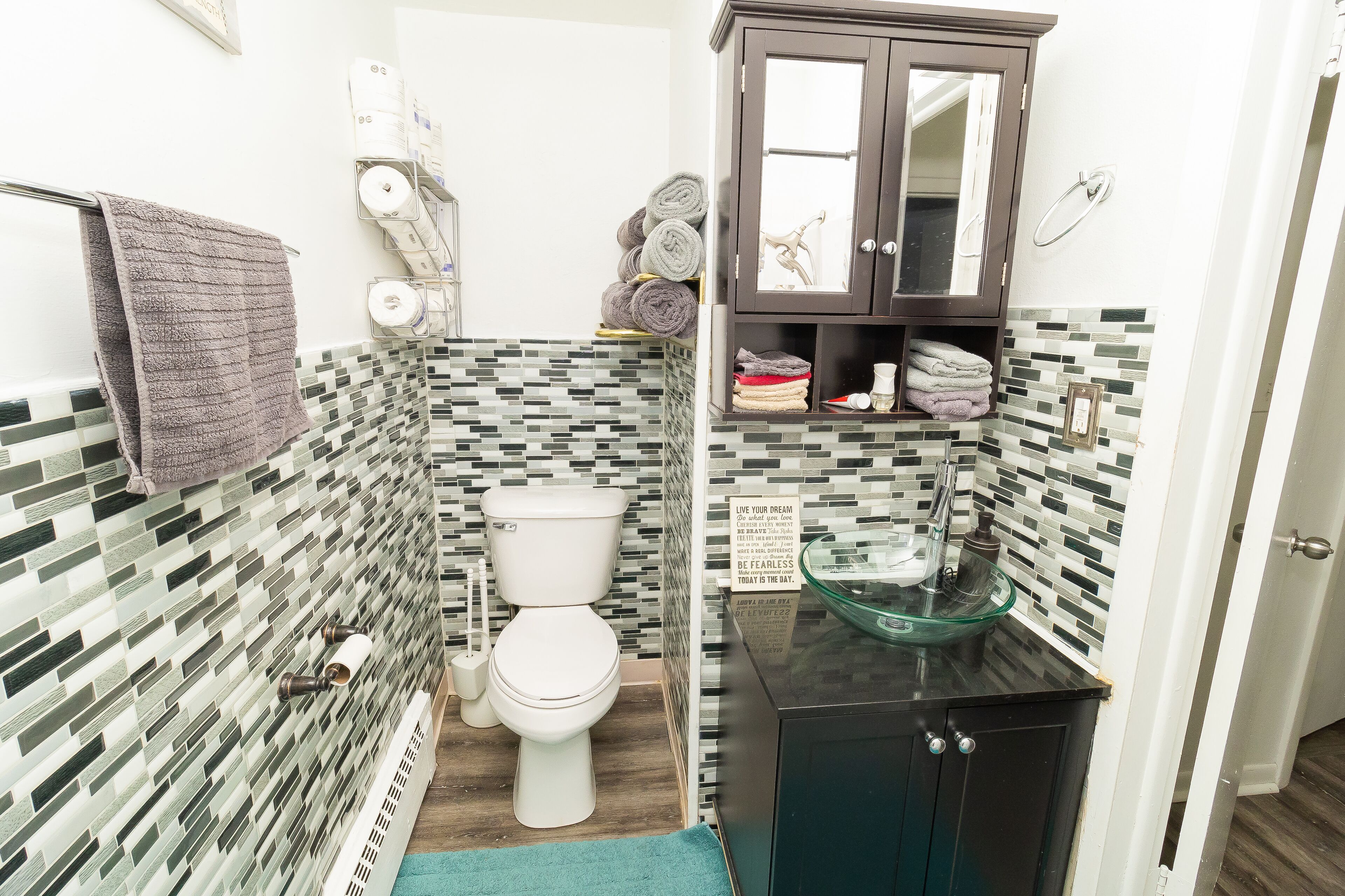 6 Min to Naval Station Great Lakes,Six Flags, RFU Medical Center,FHCC,Commissary